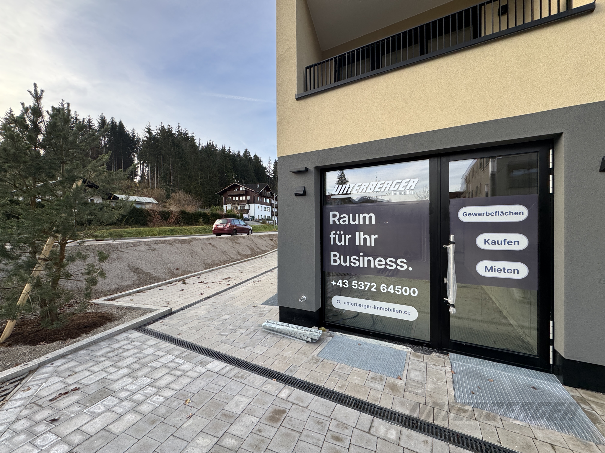 Büros mit ca. 19 m² in Bürozentrum mit Küche und Besprechungsraum zu vermieten