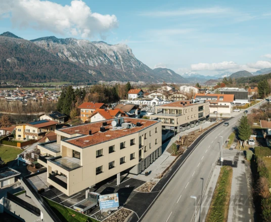 hochwertige 4-Zi.-Wohnung mit beeindruckender Aussicht - bezugfertig ab sofort