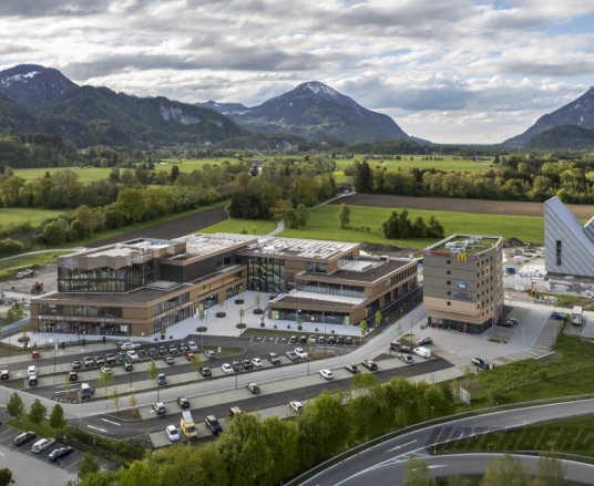 Büro (Kleinbüro's) von ca. 33 m² -  680 m²  mit Panoramablick in die Bergwelt in Kiefersfelden zu vermieten